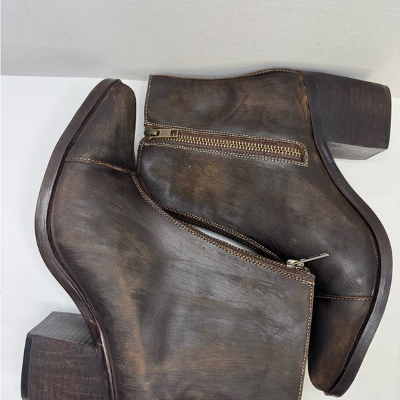 Alcala’s  distressed brown leather boots size 8 1/2. - Picture 6 of 14